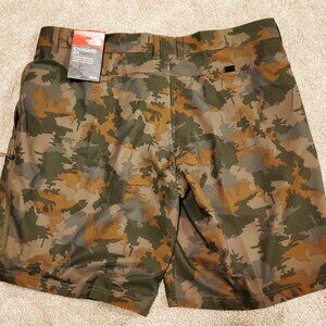 Brand New North Face Standard Fit Rolling Sun Camo shorts 38/R